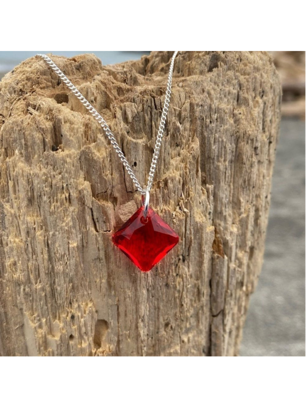 Handcrafted necklace with Swarovski crystal and chain