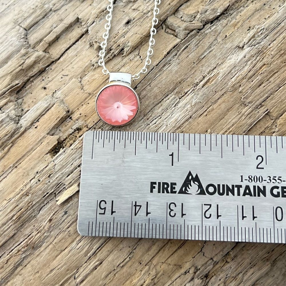 Necklace with Swarovski crystal and chain