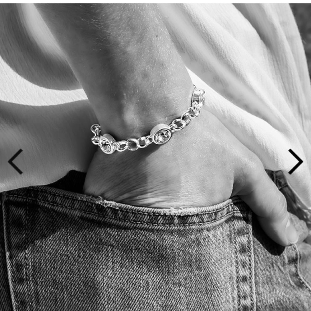 Handcrafted bracelet with Laguna Swarovski crystal