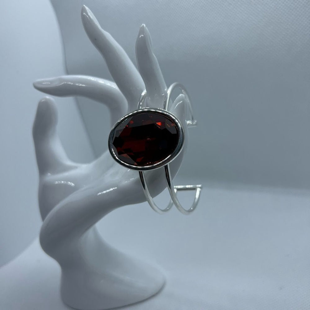Handcrafted bracelet with Swarovski crystal