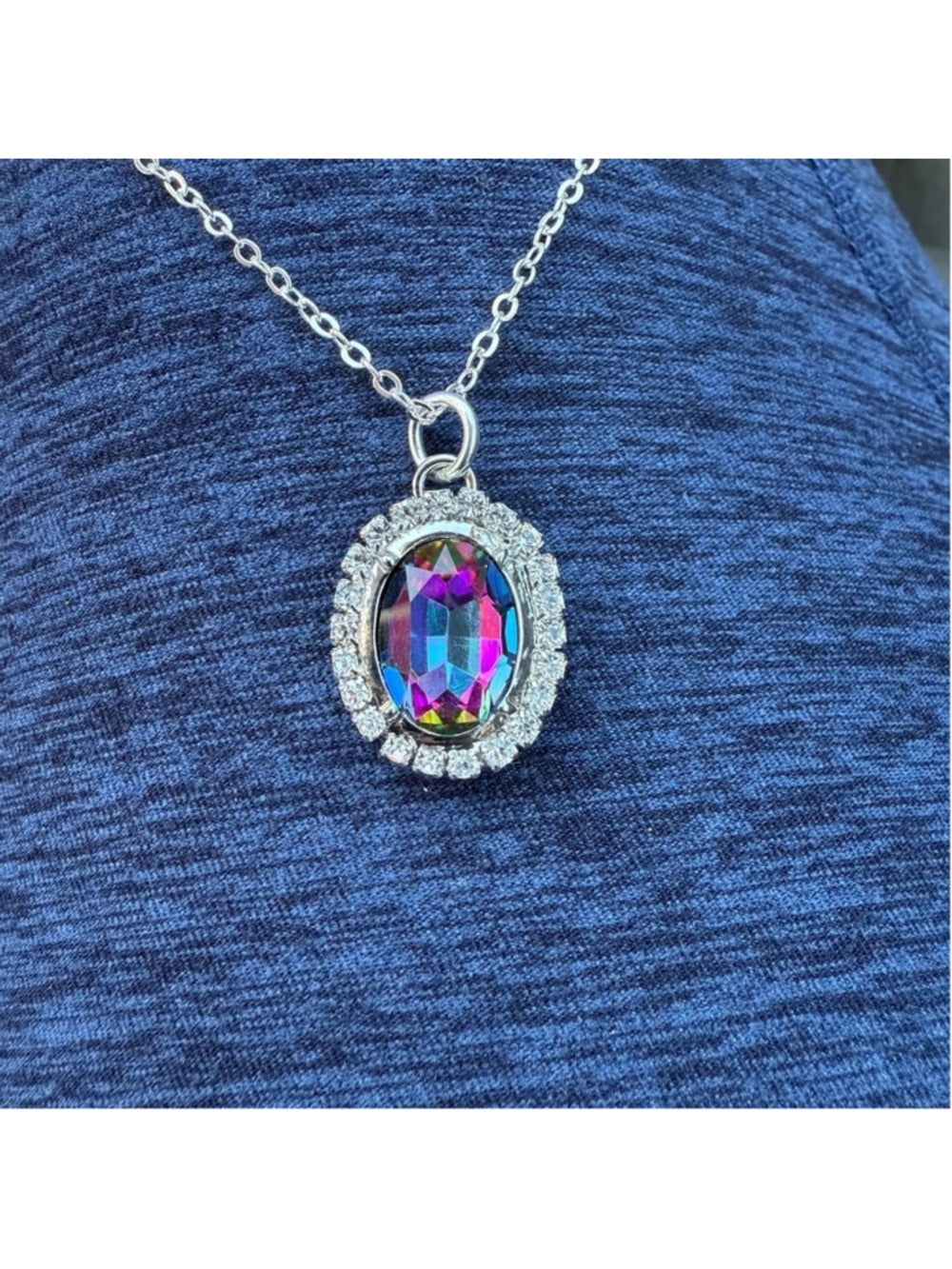 Handcrafted necklace with Swarovski crystal and chain
