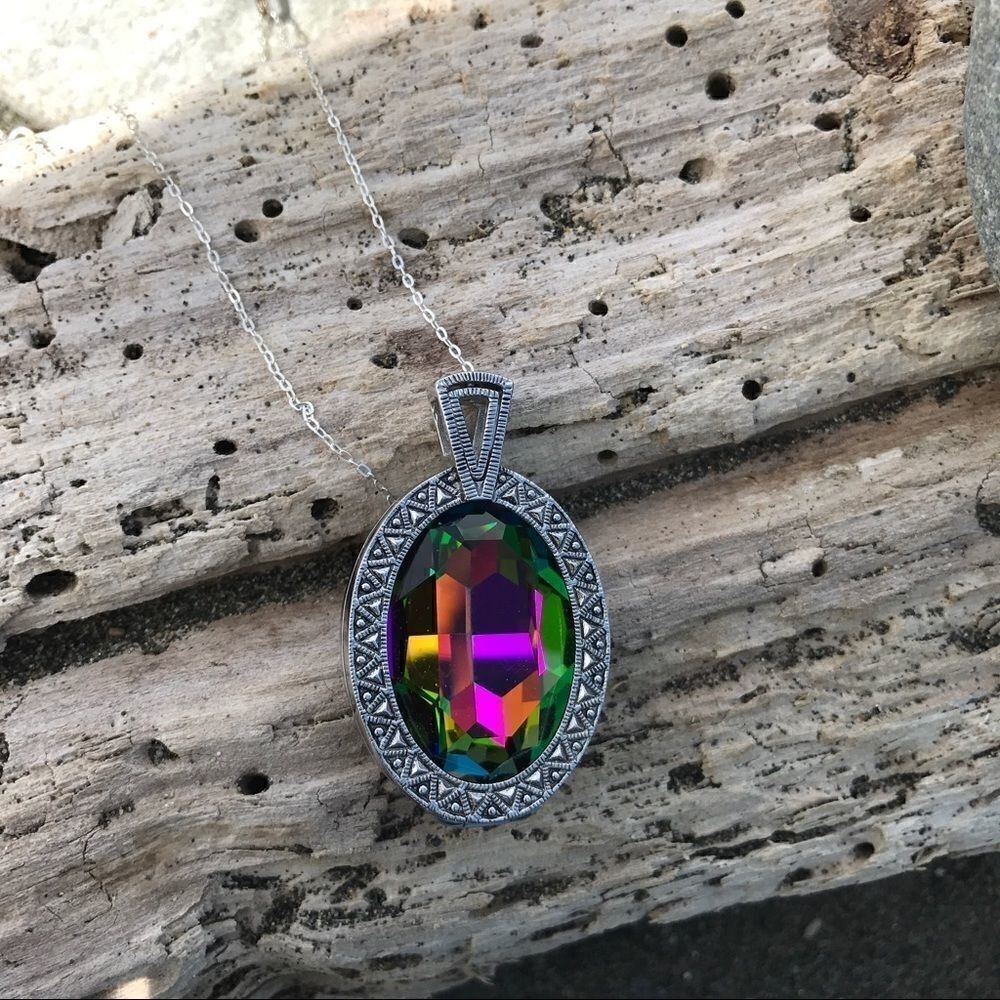 Handcrafted Necklace with Swarovski Crystal and Chain