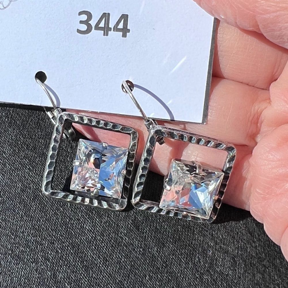 Handcrafted earrings with Swarovski crystal