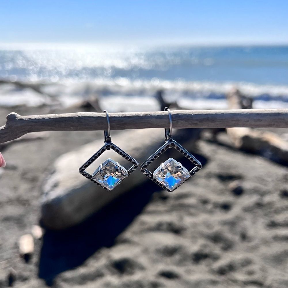 Handcrafted earrings with Swarovski crystal