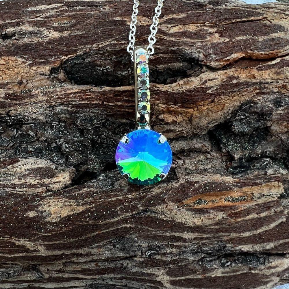 Handcrafted necklace with Swarovski crystal and chain