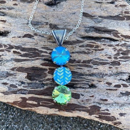 Handcrafted necklace with Swarovski crystal and chain