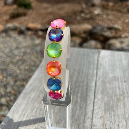 Handcrafted bracelet with Swarovski crystal