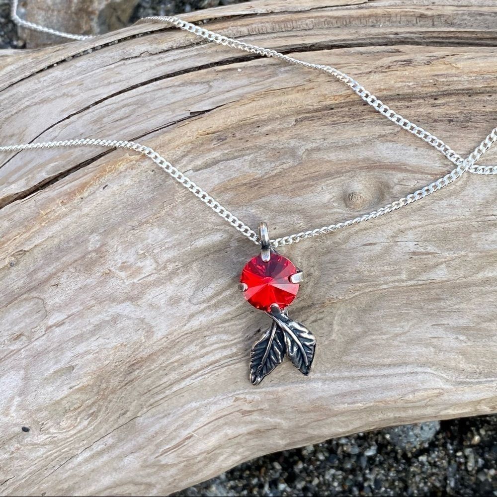 Handcrafted Necklace with Swarovski Crystal and Chain