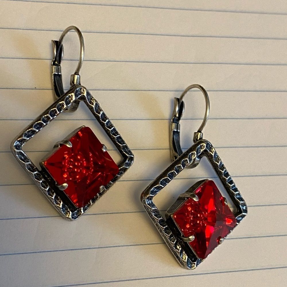 Handcrafted earrings with Swarovski crystal