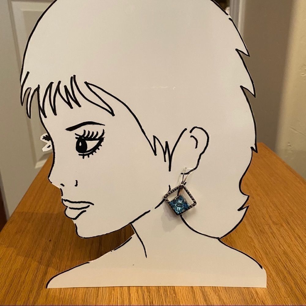 Handcrafted earrings with Swarovski crystal
