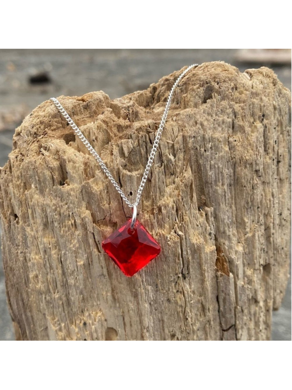 Handcrafted necklace with Swarovski crystal and chain
