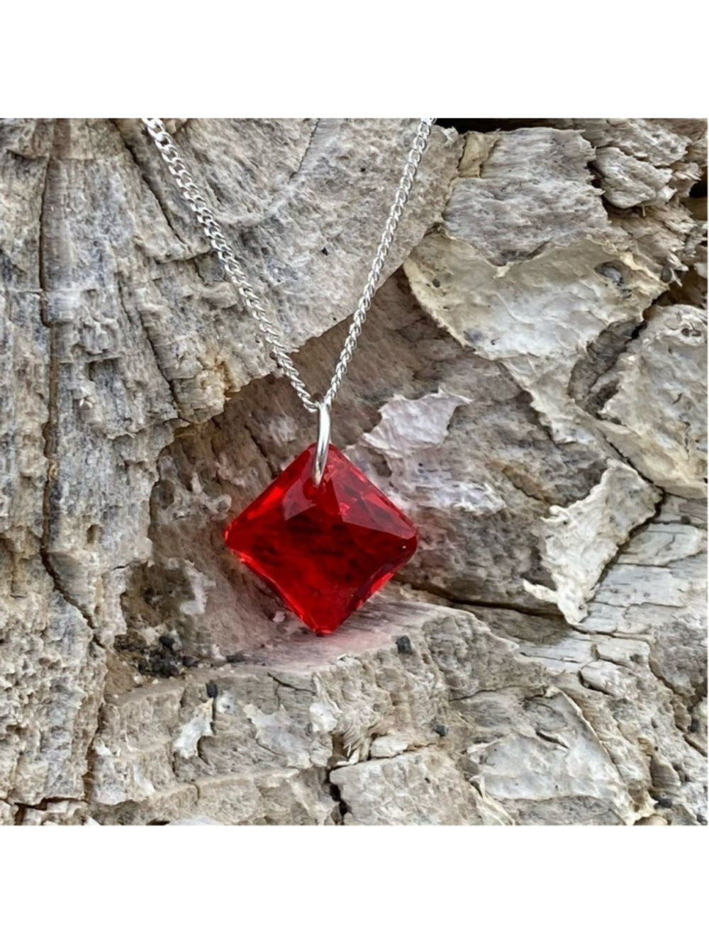 Handcrafted necklace with Swarovski crystal and chain