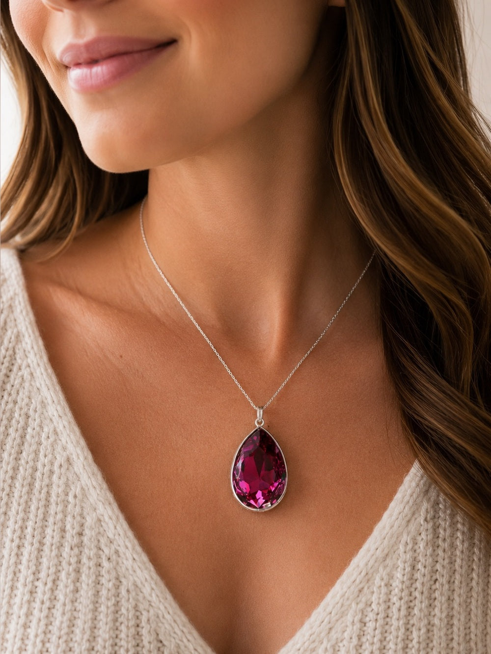 Handcrafted necklace with Swarovski crystal and chain