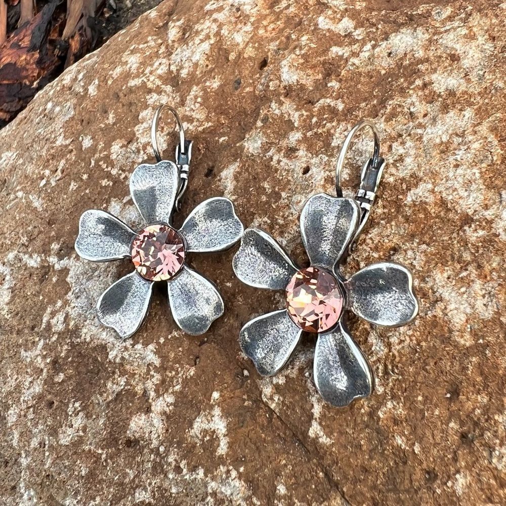Handcrafted earrings with Swarovski crystal