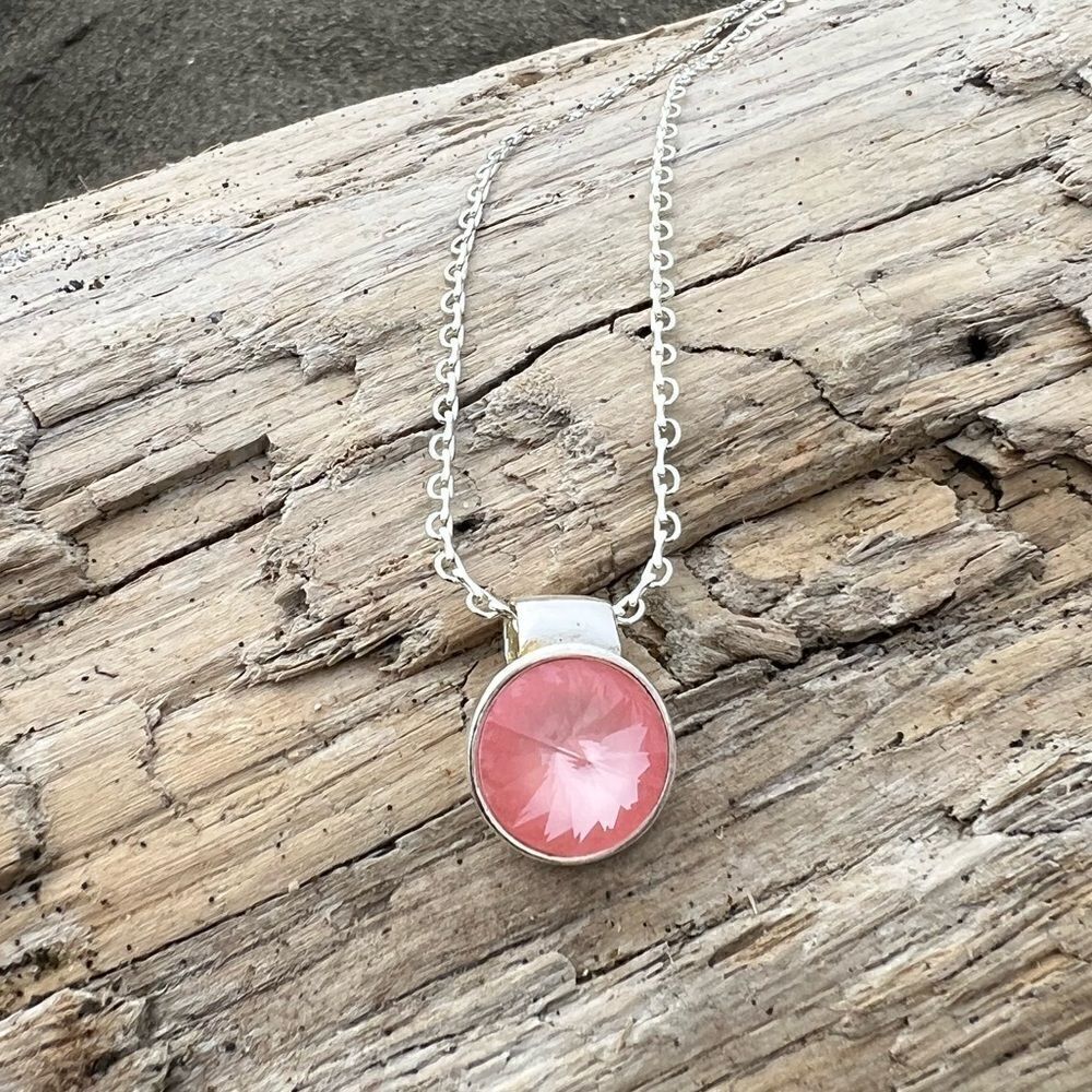 Necklace with Swarovski crystal and chain