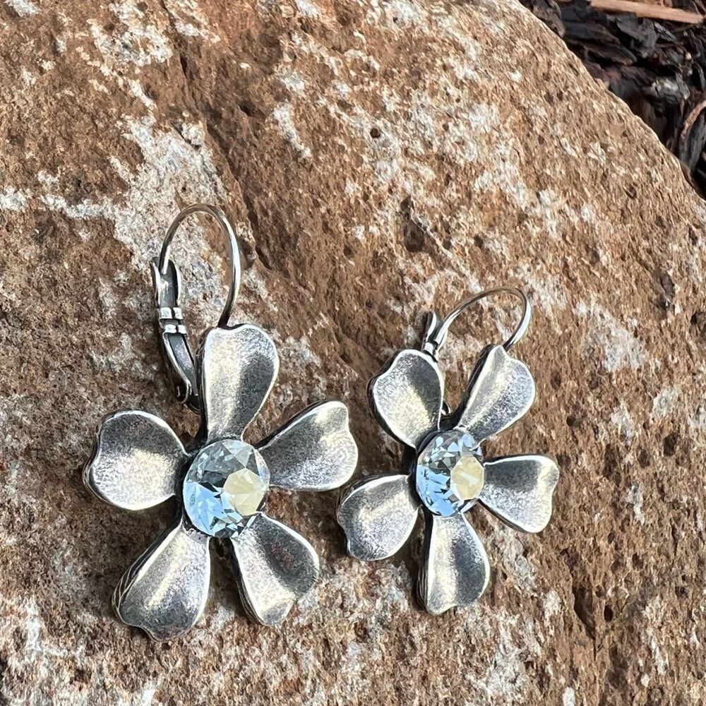 Handcrafted earrings with Aurora crystal