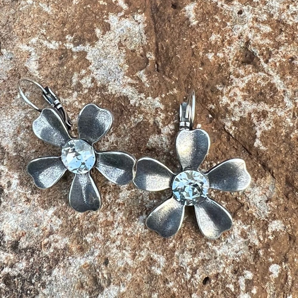 Handcrafted earrings with Aurora crystal