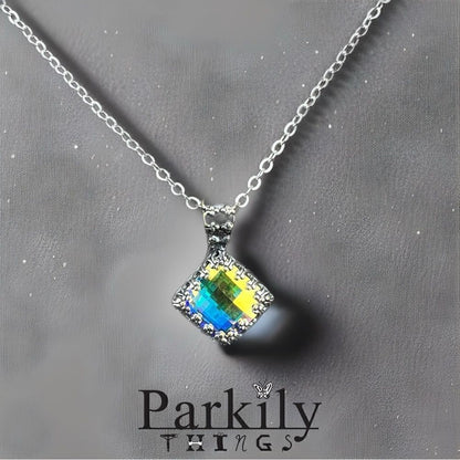 Handcrafted necklace with Swarovski crystal and chain