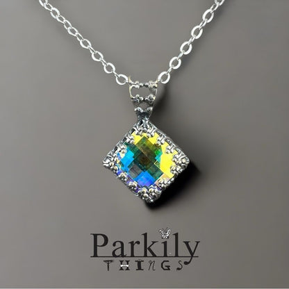 Handcrafted necklace with Swarovski crystal and chain