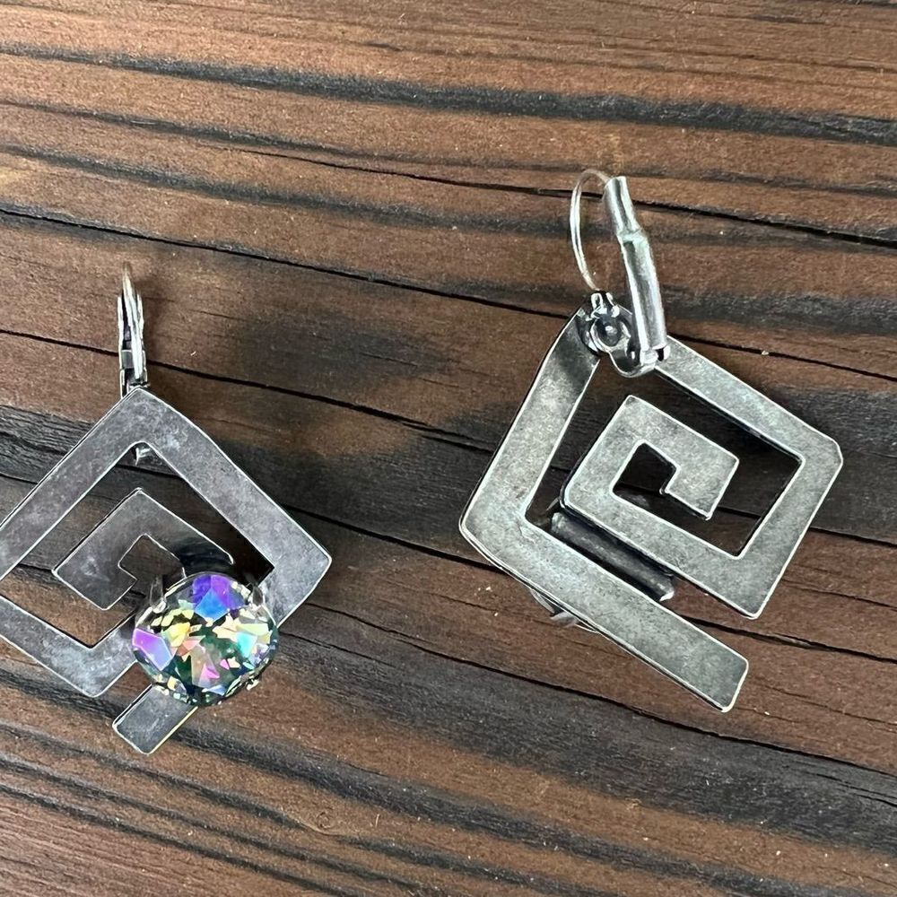 Handcrafted earrings with Swarovski crystal