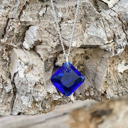 Handcrafted necklace with Swarovski crystal and chain