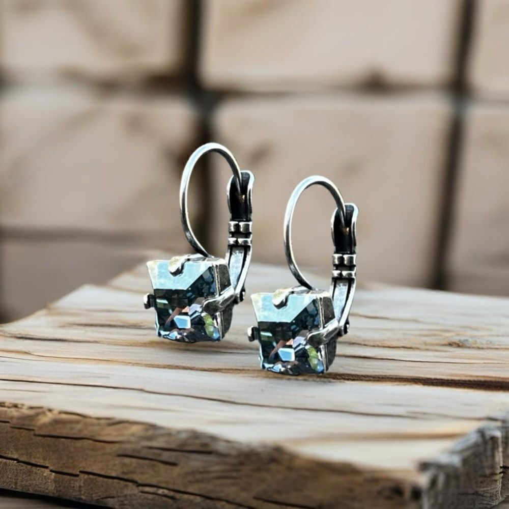 Handcrafted earrings with Swarovski crystal