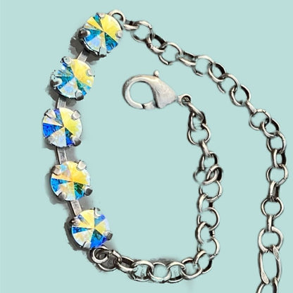 Handcrafted bracelet with Swarovski crystal