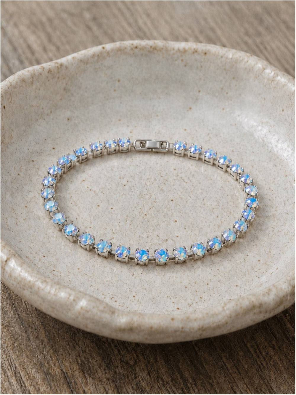 Handcrafted bracelet with Swarovski crystal