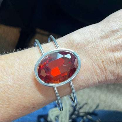 Handcrafted bracelet with Swarovski crystal