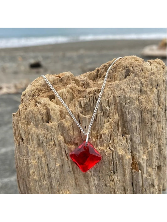 Handcrafted necklace with Swarovski crystal and chain