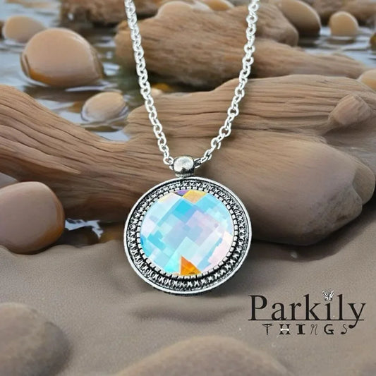 Handcrafted necklace with Swarovski crystal and chain