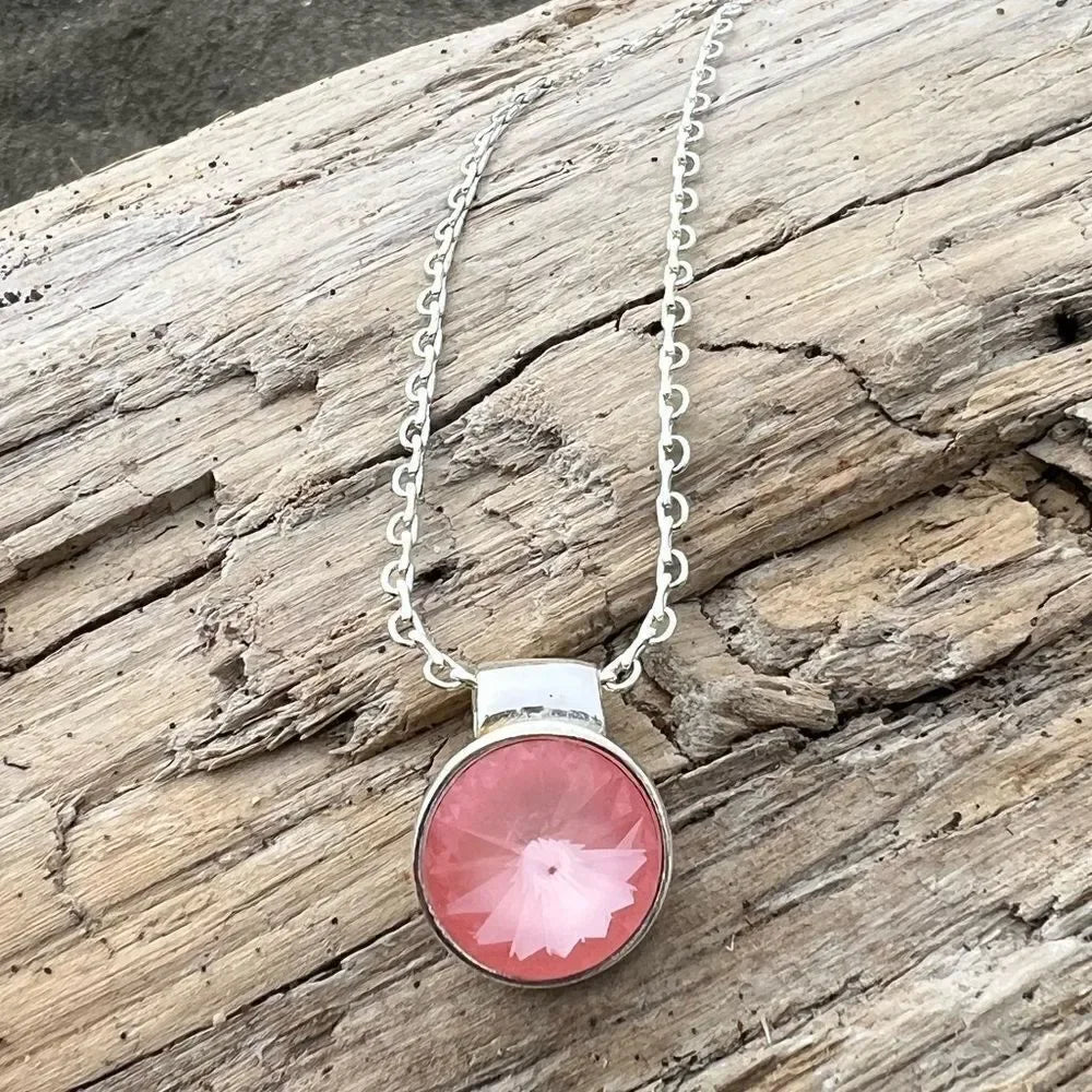 Necklace with Swarovski crystal and chain
