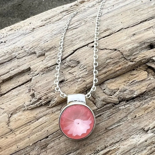 Necklace with Swarovski crystal and chain